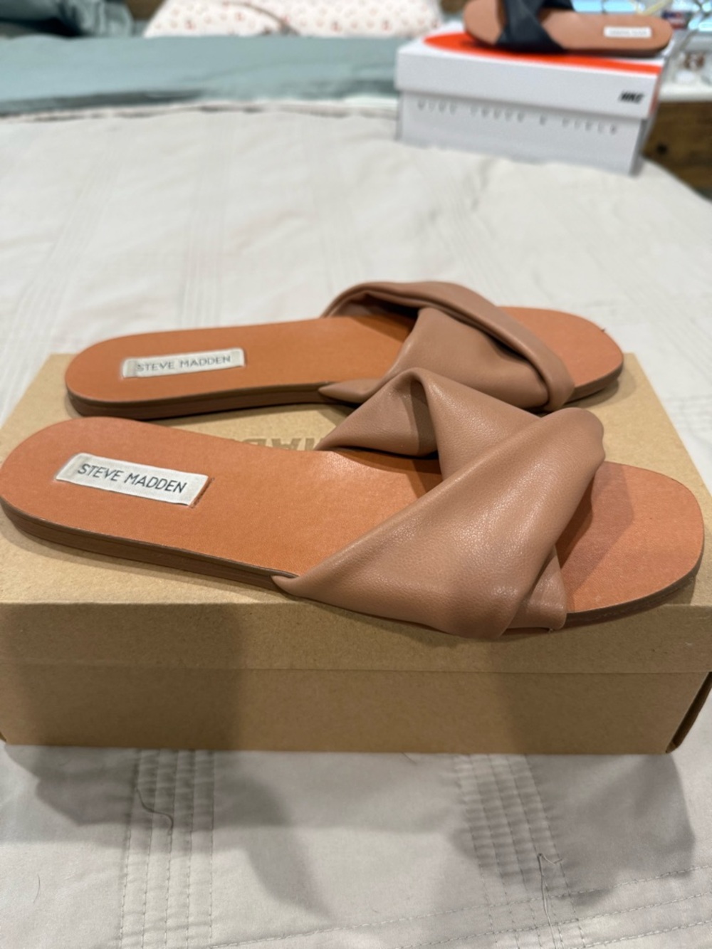 Steve Madden Women's Nude Tan Knotted Slide Sandals Kendria